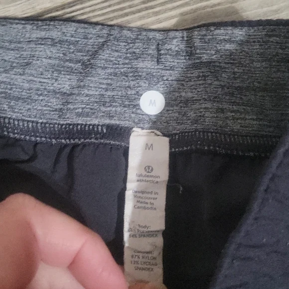 Lululemon Mens Running Short Black Medium - Picture 4 of 8